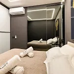 Azulis Tigellio 3 Renovated 1br Apartment, Historic Centre *